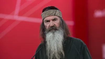 GettyImages-464660042-Phil-Robertson.jpg