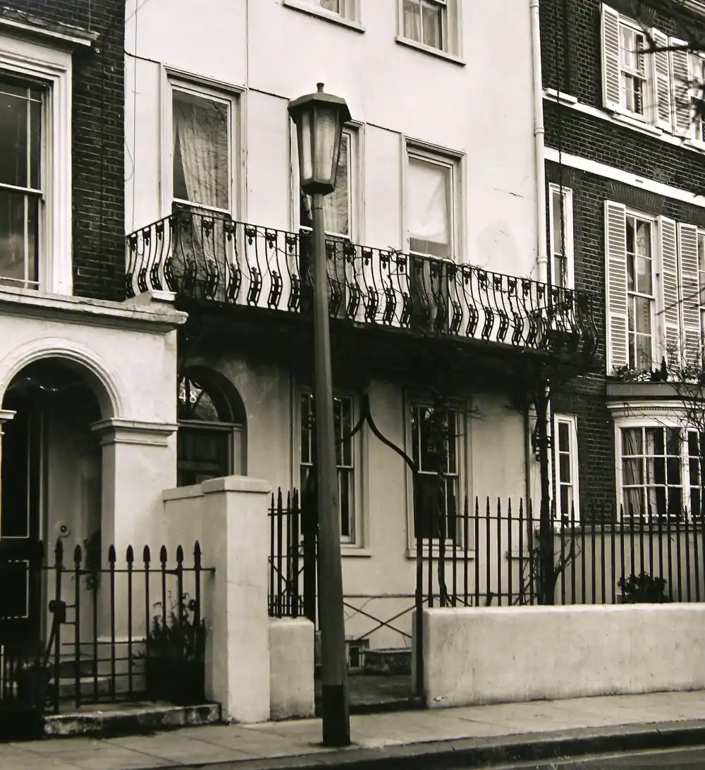 GettyImages-53316054 Jagger Faithful Chelsea Exterior.jpg