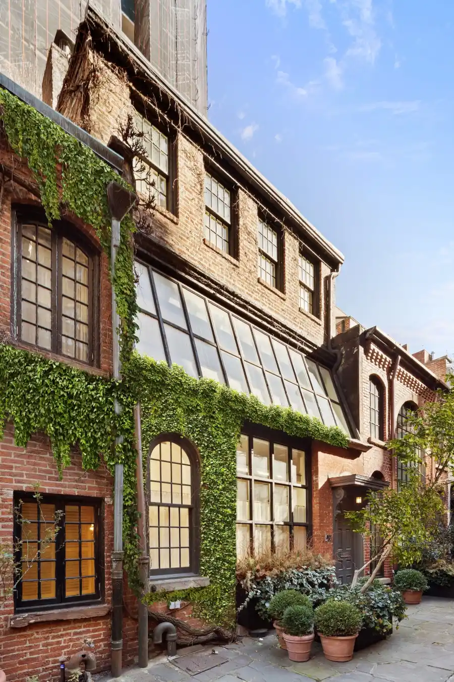 Graham Norton Sells Manhattan Carriage House Facade