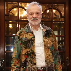 Graham Norton Sells Manhattan Carriage House