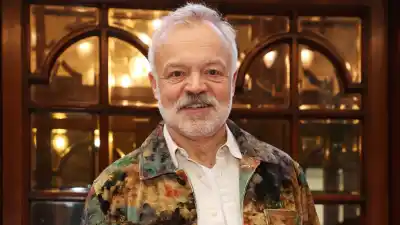 Graham Norton Sells Manhattan Carriage House