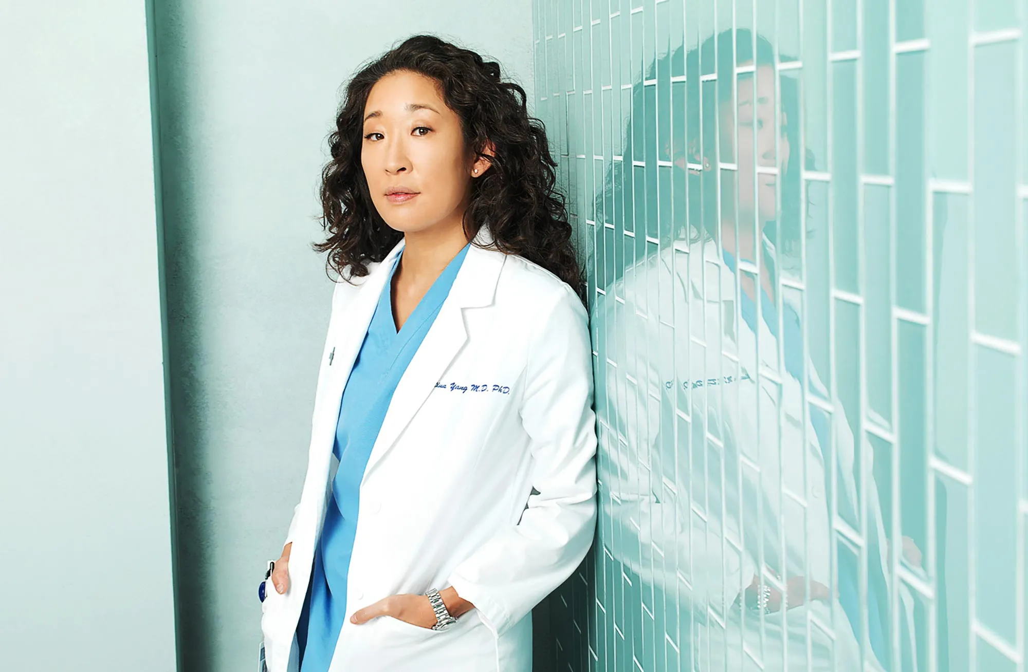 Grey s Anatomy Alum Sandra Oh Reveals Why She Hasn t Watched The Pitt TCDGRA2_EC143