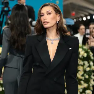 Hailey-Bieber-GettyImages-2213619835