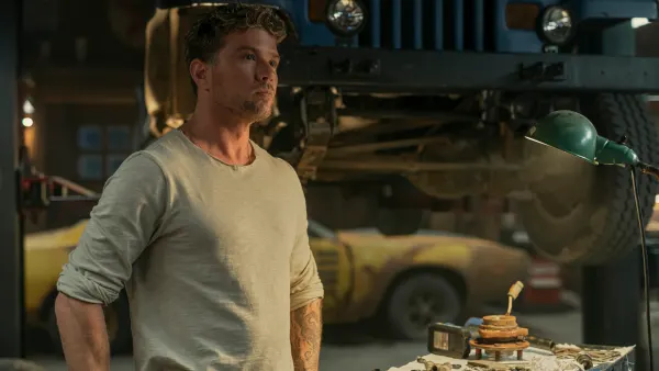 How Ryan Phillippe Set an Example as a Father Figure