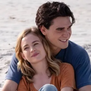 KJ Apa embraces Britt Robertson in 'I Still Believe.'