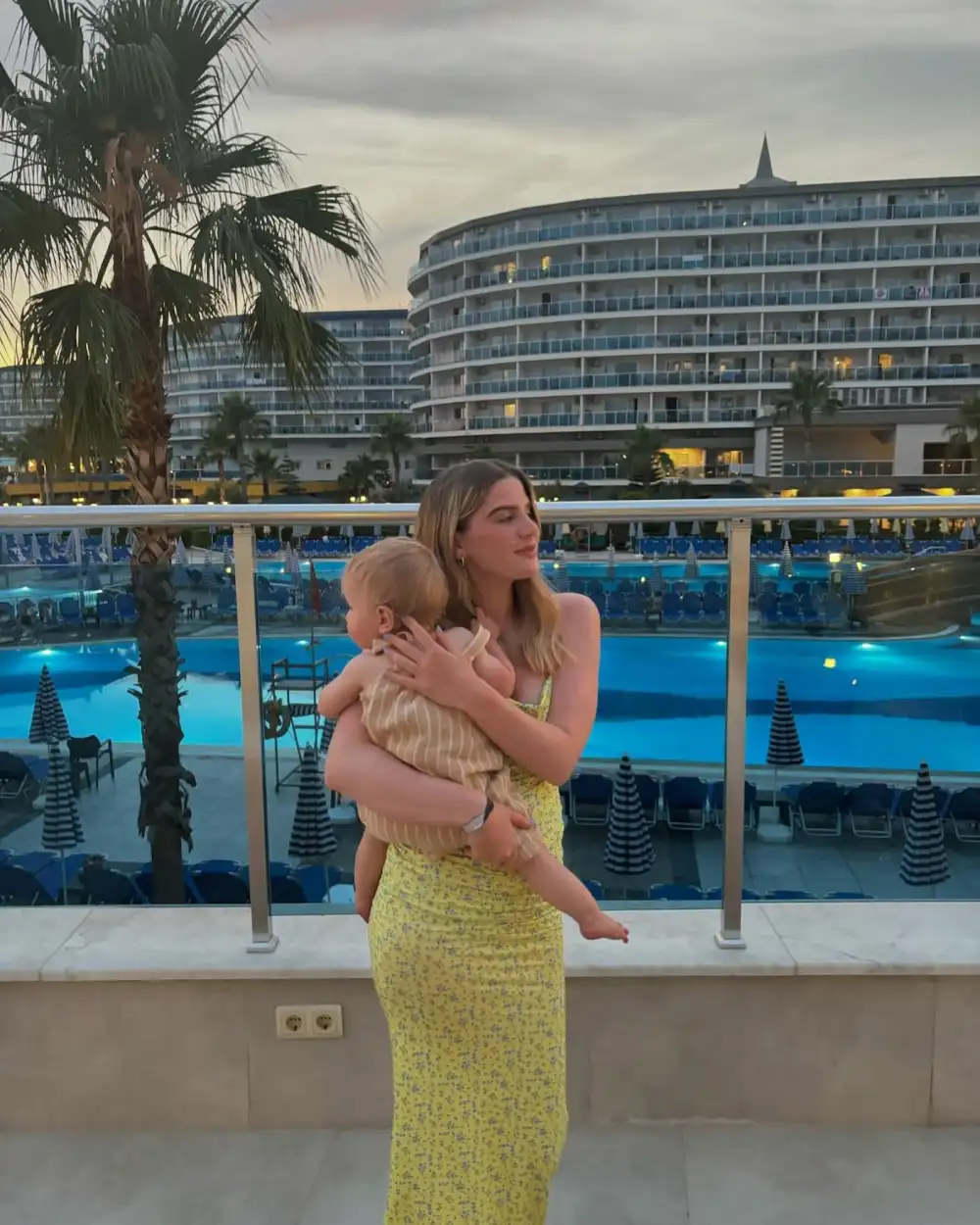 Influencer Sparks Debate About Whether She and Son Should Sit in First Class Without Paying for It