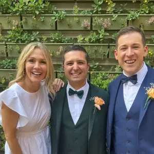 Jennie Garth Crashes QVC Host Justin Sochovka s Wedding
