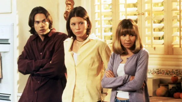 Jessica Biel Was A Little Afraid of Beverly Mitchell