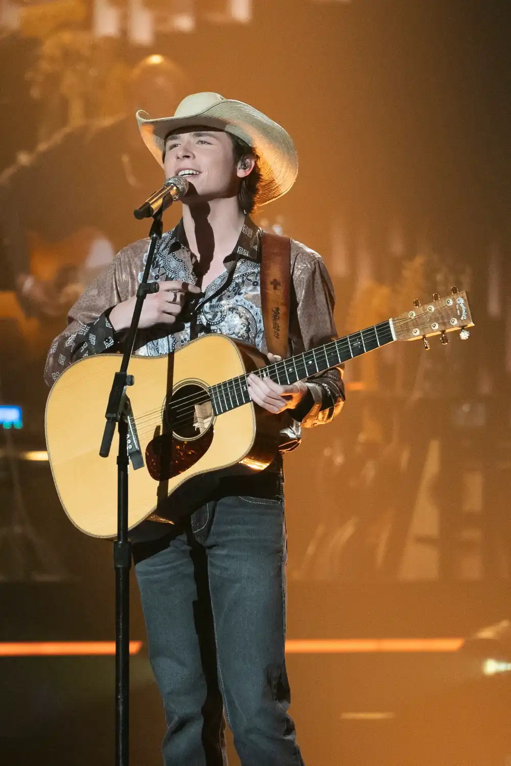 John Foster Broke Down Singing Emotional Tribute to Late Friends inline