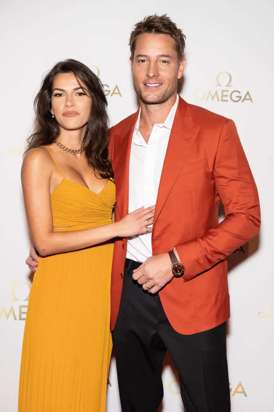 Justin Hartley and Sofia Pernas Cutest Red Carpet Moments