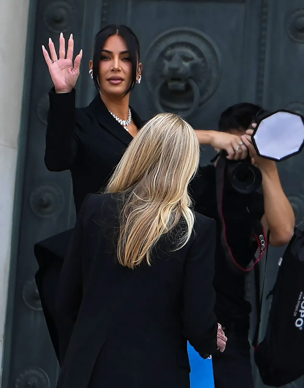 Kim Kardashian Testifies in Paris Robbery Trial