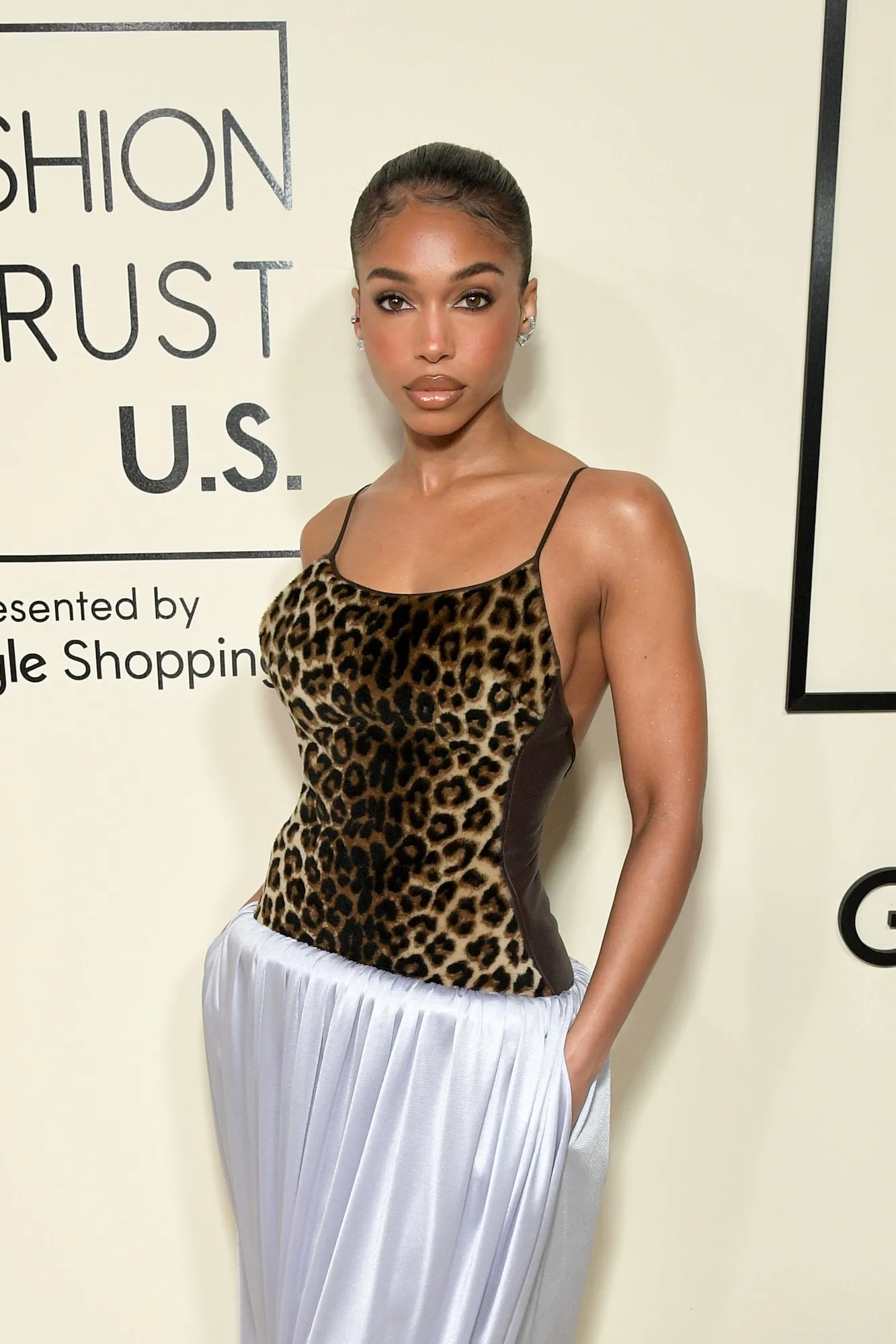 Lori Harvey Shows Off Her Rock Hard Abs in Sleek Alo Gear