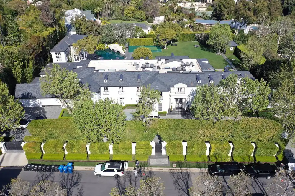 MEGA1116454_003-Diddys-61.5M-Los-Angeles-Mansion-Still-Hasnt-Sold-Amid-Ongoing-Trial-See-Property-Pics.jpg