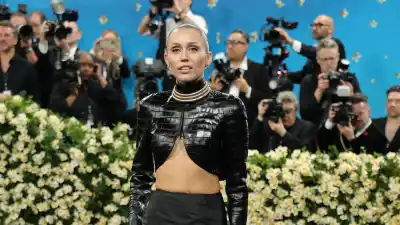 Miley-GettyImages-2213740139