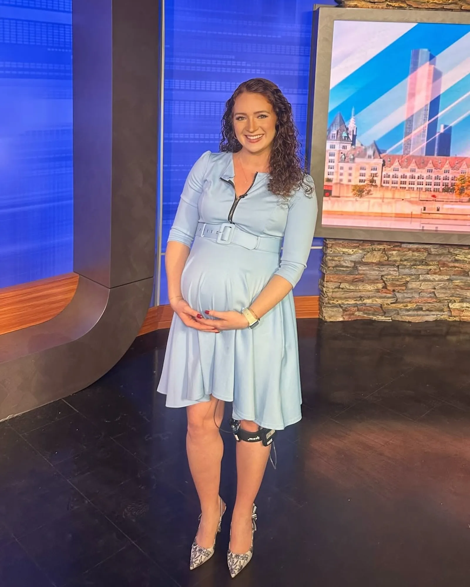 News Achor Olivia Jaquith Goes Into Labor Live on Air, 2 Days Past Due Date: 'I'll Stay on the Desk'