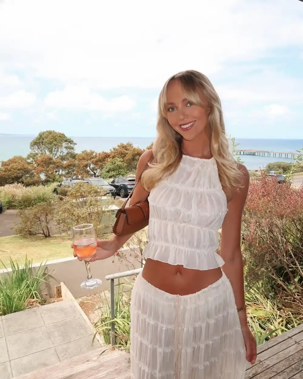 OnlyFans&rsquo; Annie Knight Talks How &lsquo;Easy&rsquo; It Was to Sleep With 583 Men in 6 Hours &mdash; And Addresses Her 'Haters'