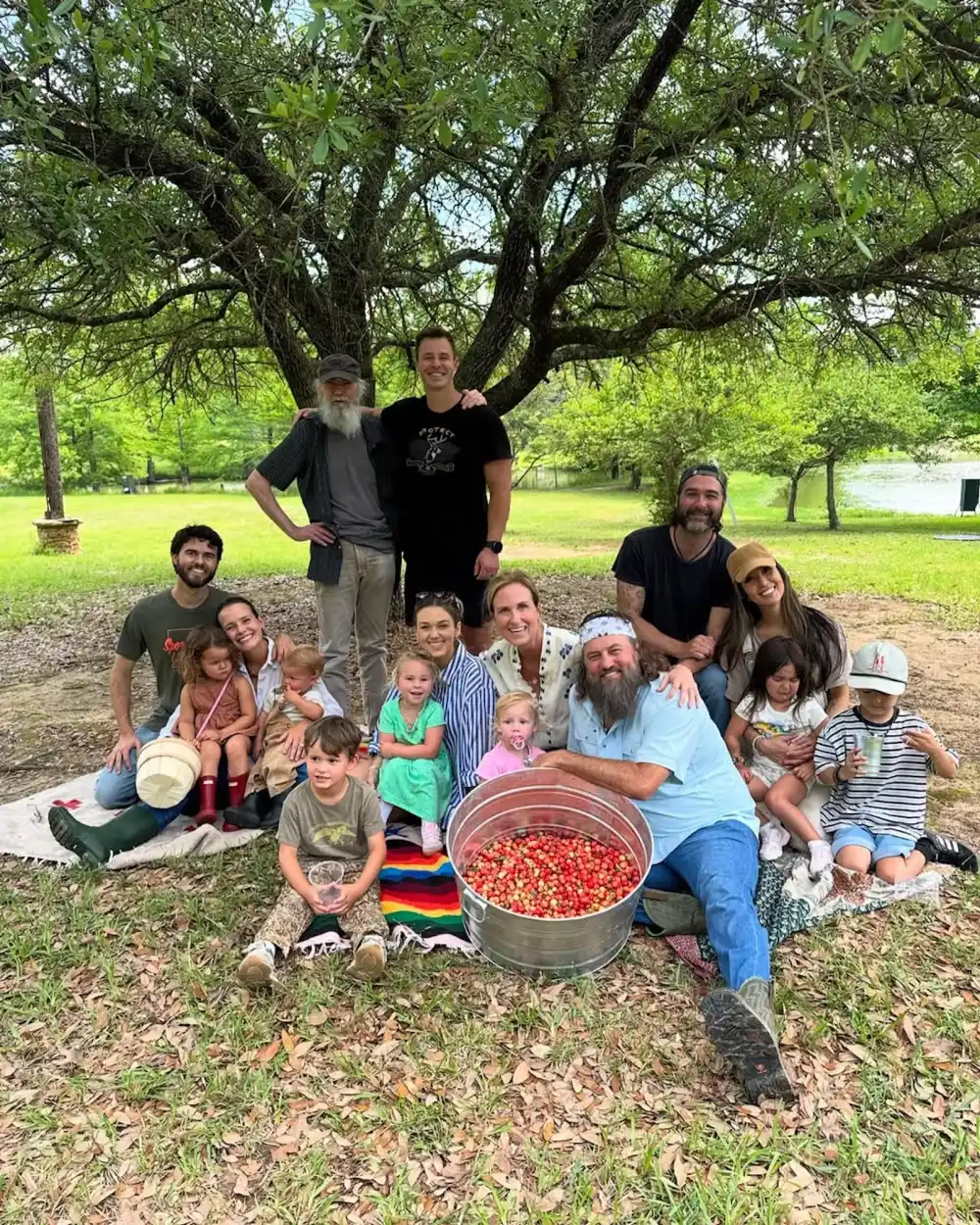 Sadie Robertson and Christian Huff Are in Couples Therapy Family