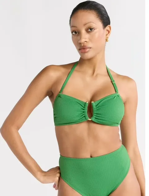 Sofia Veragara Swimsuit 2