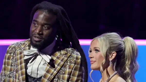 Shaboozey Rolls His Eyes at AMAs feature GettyImages-2217215824