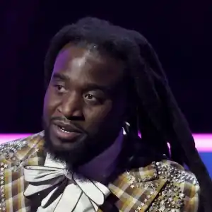 Shaboozey Rolls His Eyes at AMAs feature GettyImages-2217215824