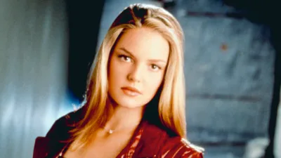 TSDROSW_EC013-Katherine-Heigl-Watched-Roswell-With-Her-Kids