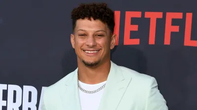 Taylor Swift Buys Back Her Masters Brittany Mahomes Travis Kelce and More React