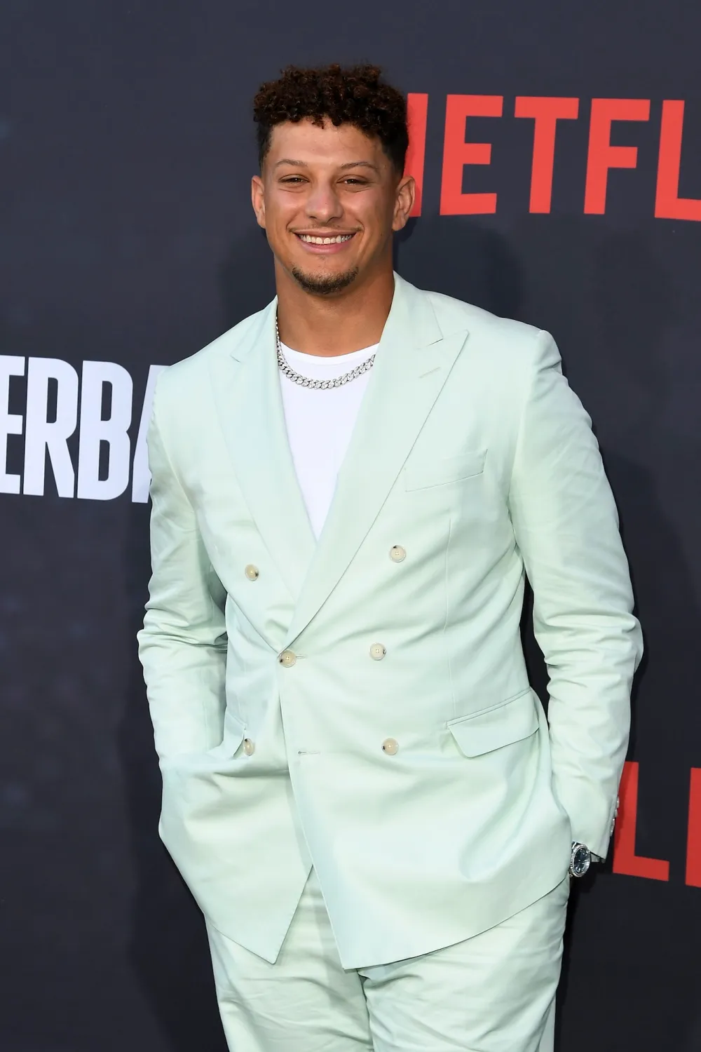 Taylor Swift Buys Back Her Masters Brittany Mahomes Travis Kelce and More React