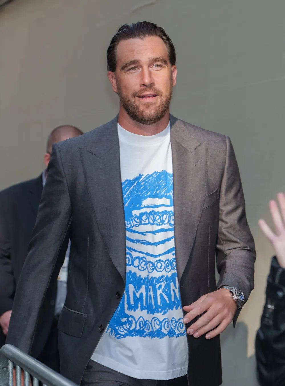 Taylor Swift Buys Back Her Masters Brittany Mahomes Travis Kelce and More React