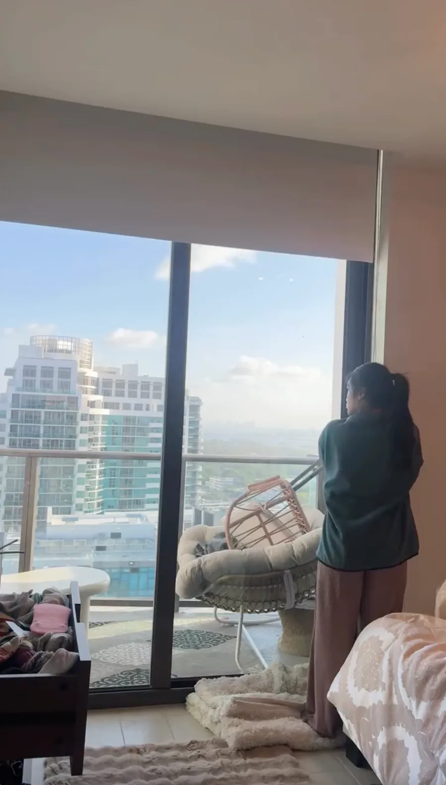 The-Bachelorettes-Star-Jenn-Tran-Shares-How-Commitment-Problems-Impact-Look-of-Miami-Apartment-7.png