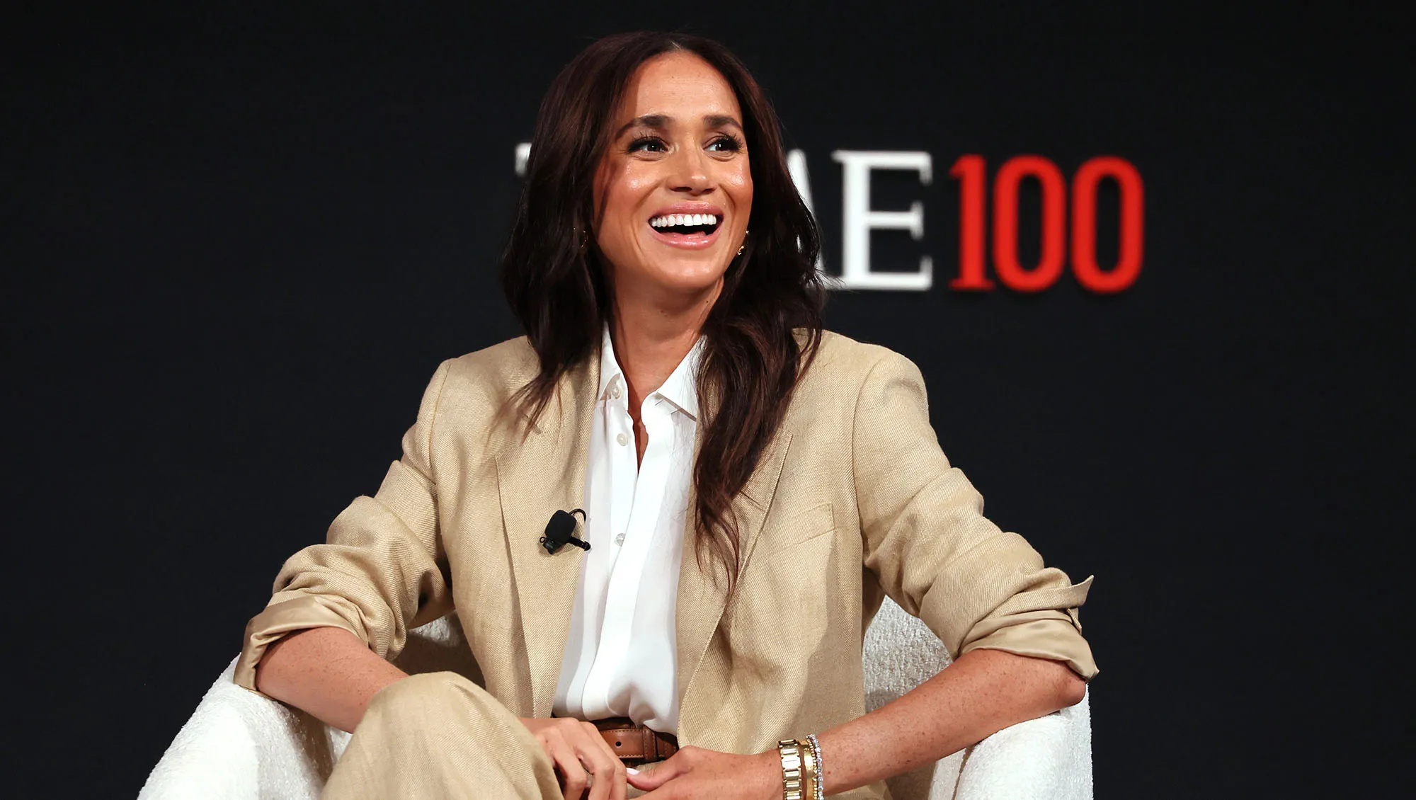 These Flowy Linen Pants Look Just Like A $98 Style Meghan Markle Wore And They’re on Sale for $30