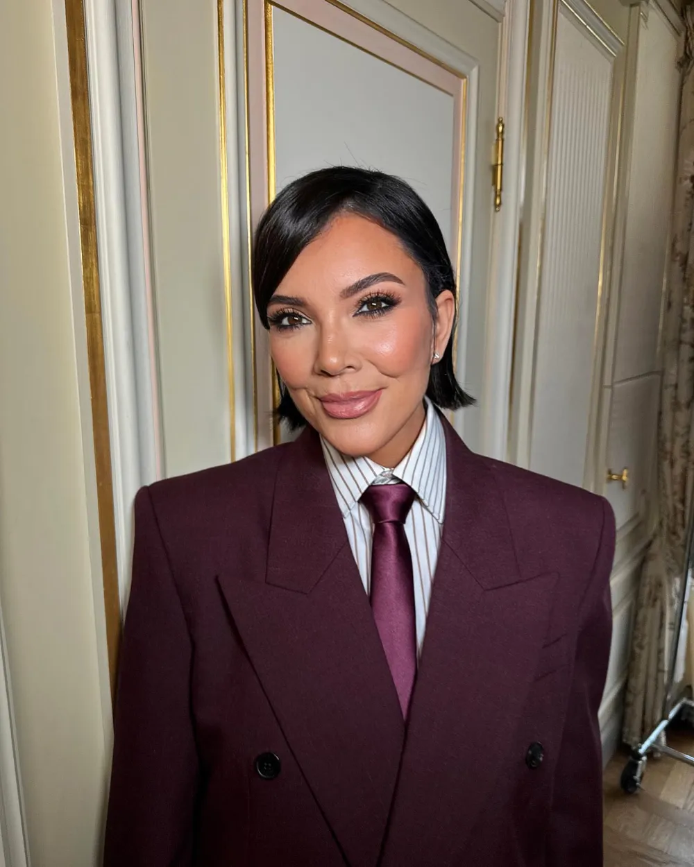 This Is the Celebrity Plastic Surgeon Behind Kris Jenner s New Glow Up