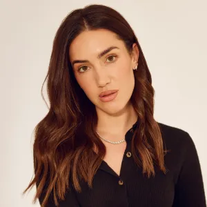 Tinx Hotter in the Hamptons Book