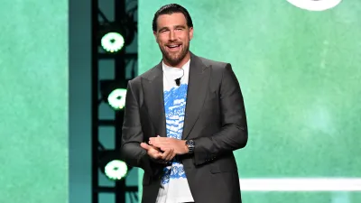 Travis-Kelce-GettyImages-2214788313