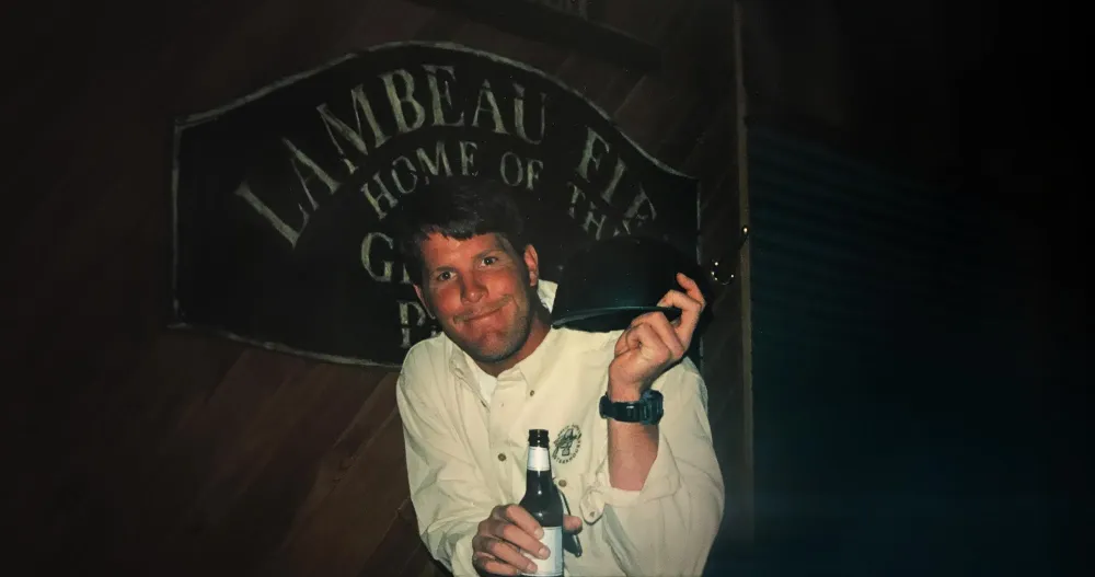 Untold The Fall of Favre Recap From the Jenn Sterger Sex Scandal to Aaron Rodgers Untold_The_Fall_of_Favre_universal base_na_01_zxx