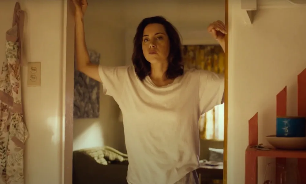 Aubrey Plaza Makes Return to Movies After Husband's Death in 'Honey Don't' Trailer