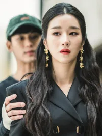 Kim Soo-hyun as Moon Gang-tae and Seo Ye-ji as Go Moon-young on 'It's Okay to Not Be Okay'.