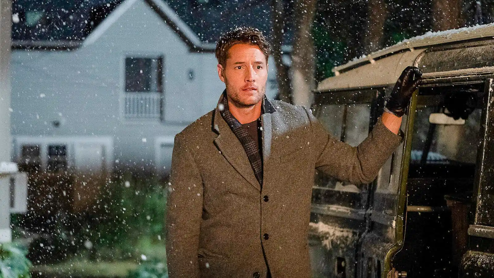 Justin Hartley in 'The Noel Diary.'