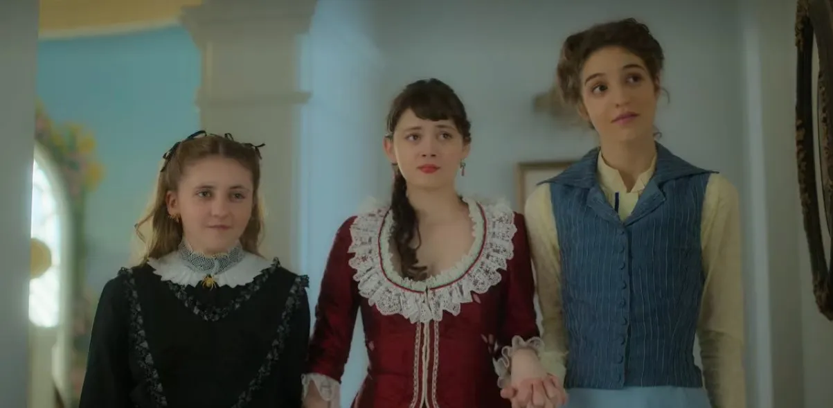Iratxe Emparan, Zoe Bonafonte, and Isa Montalbán in The Lady's Companion (2025)