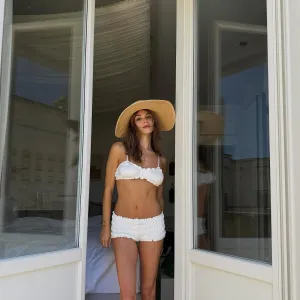 Olivia Jade Giannulli’s Hottest Bikini Moments to Date: Cheeky Bottoms, Floral Tops, More