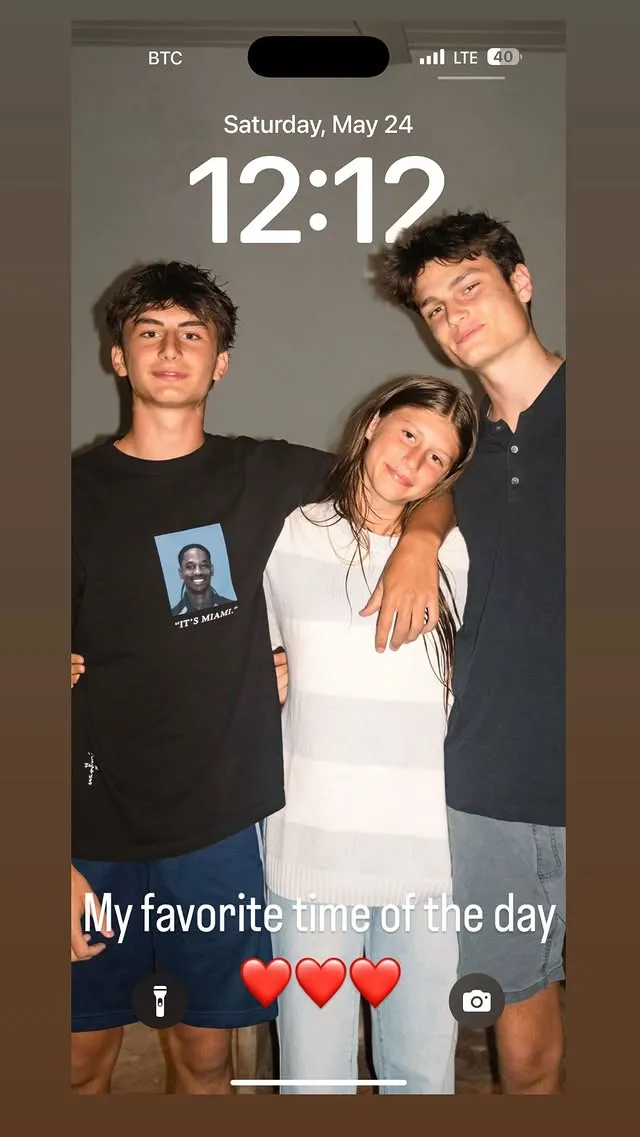 Tom Brady's lock screen