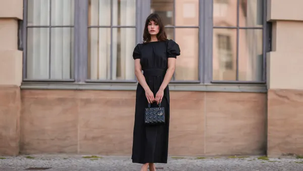 13-Short-Sleeve-Dresses-That-Flatter-Your-Arms-and-Shoulders