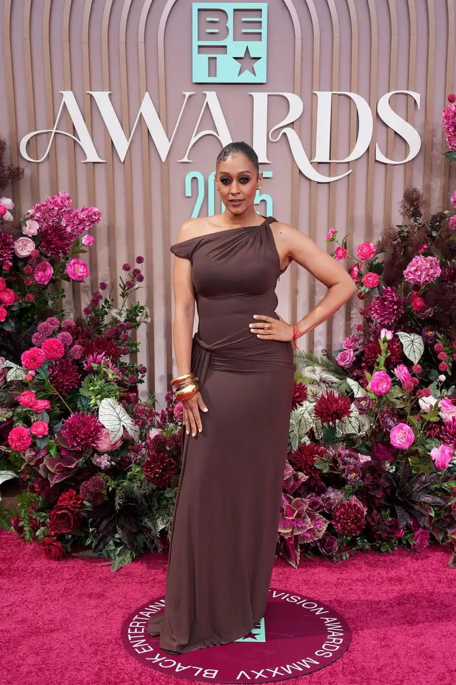 2025 BET Awards Red Carpet Fashion Tia Mowry 2219388317