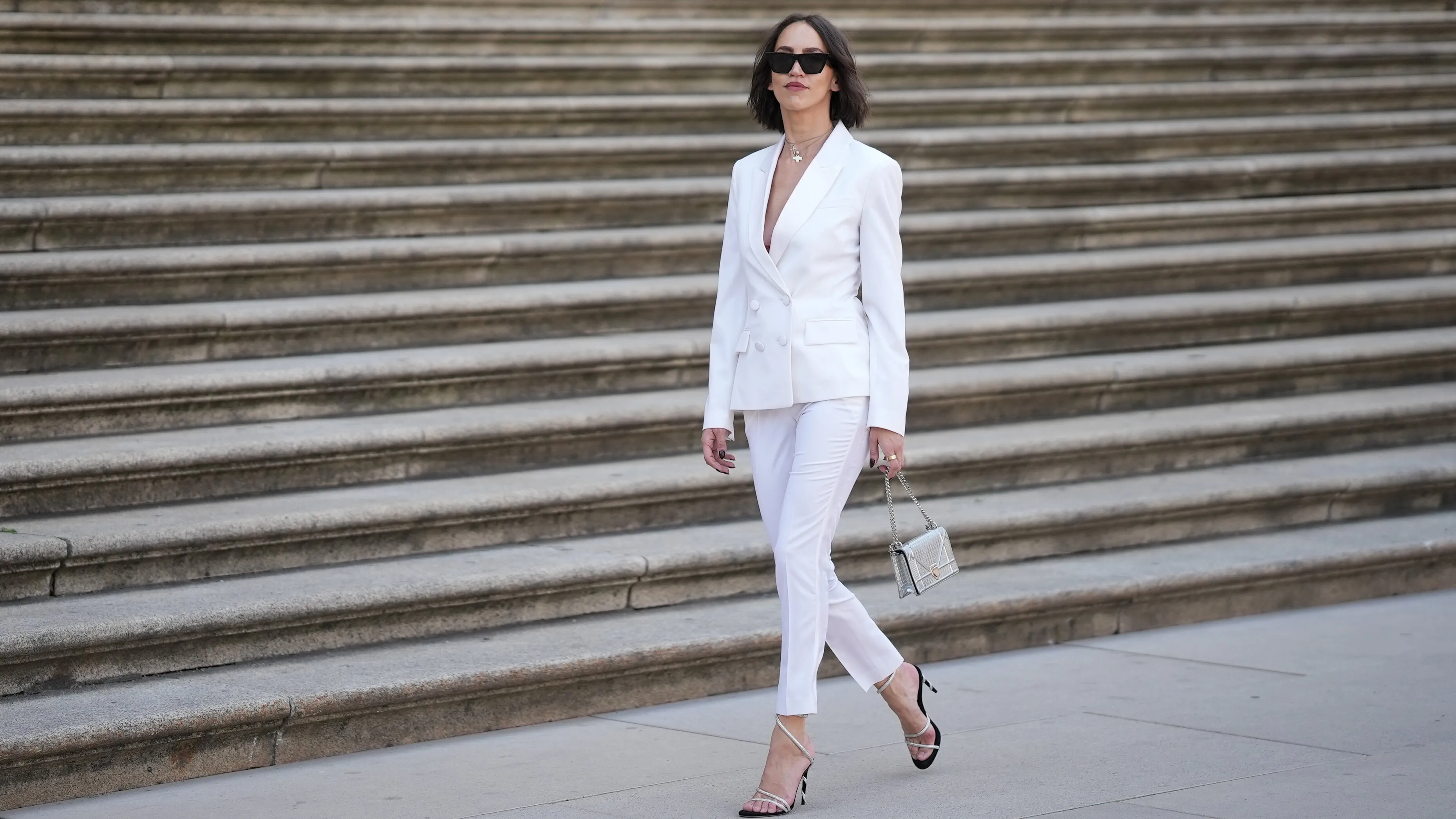 9 Designer-Looking Hardware Handle Bags That Turn Every Outfit Into A Statement