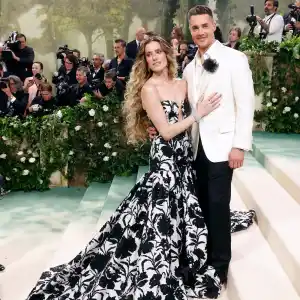 Allison-Williams-and-Alexander-Dreymon-GettyImages-2151884035