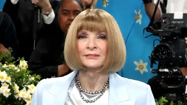 Anna Wintour Steps Down as Vogue s EIC