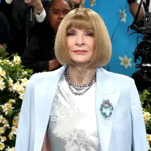 Anna Wintour Steps Down as Vogue s EIC