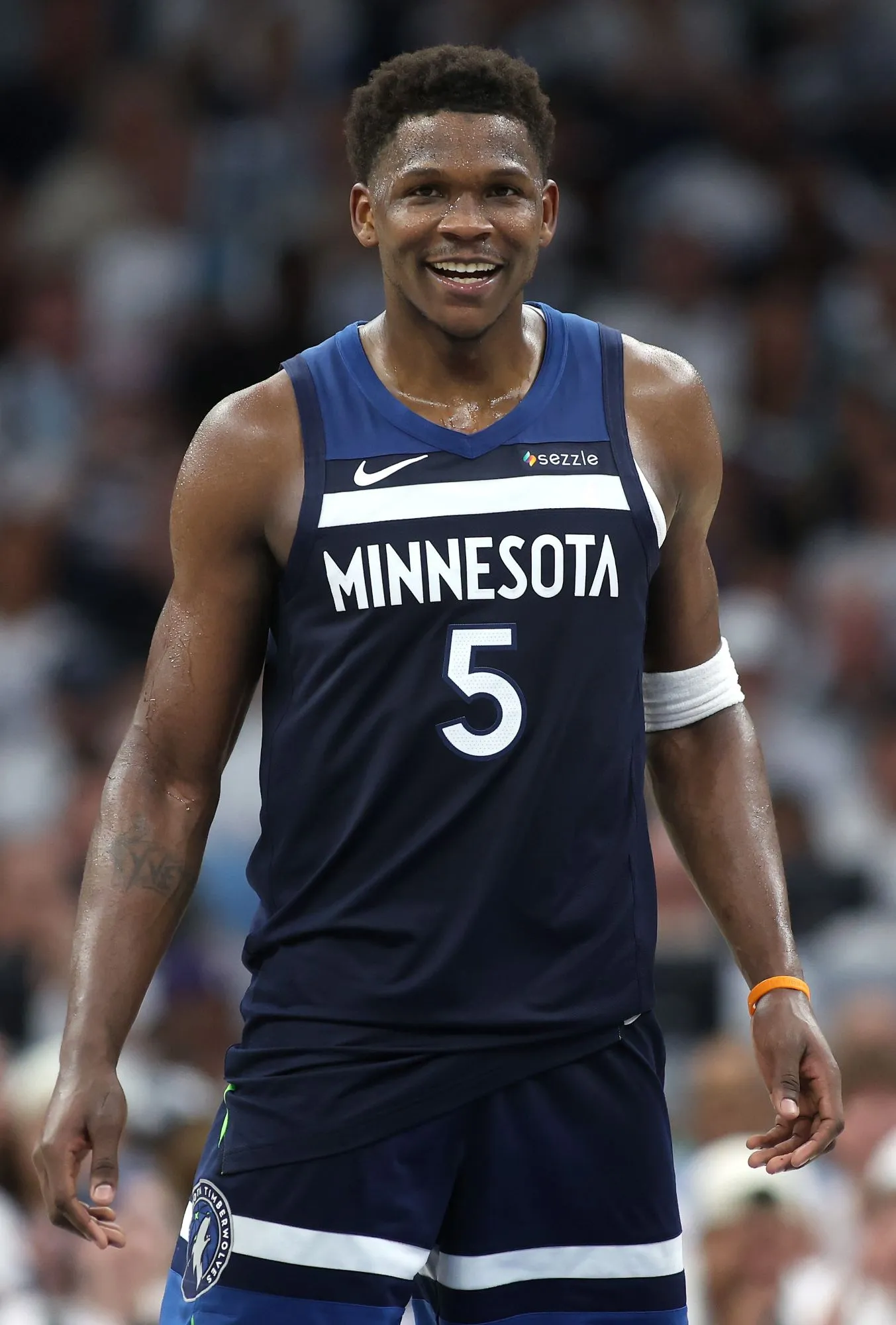 Anthony Edwards Bio Pic