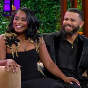 Ashley-and-Tyler-Love_Is_Blind_n_S7_E13_00_03_32_22RC