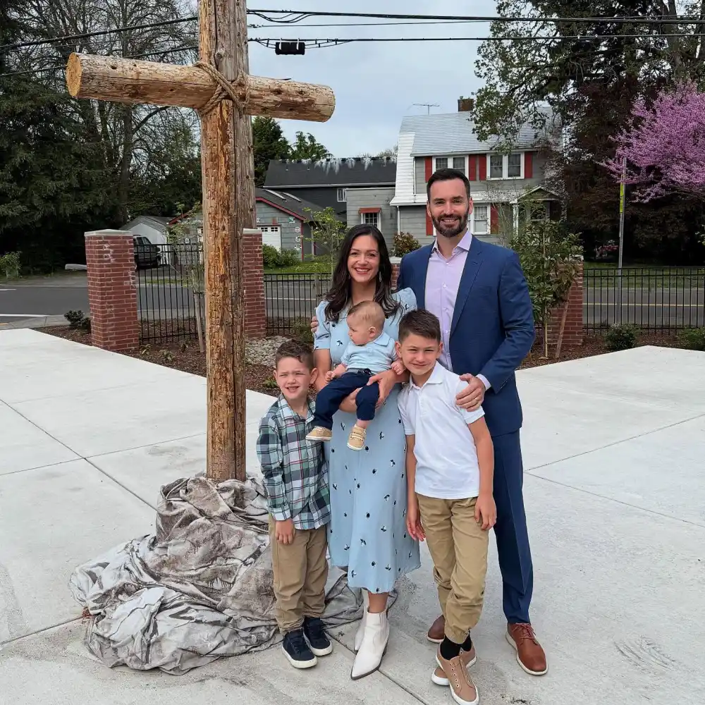 Bachelor Nation s Greatest Dads Celebrate Father s Day With Surprise Letters From Their Wives Desiree Hartsock and Chris Siegfried