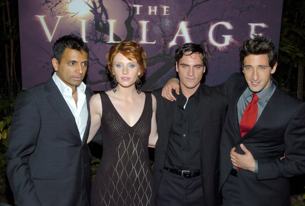 Bryce Dallas Howard Says Playing Childhood Crush Joaquin Phoenixs Love Interest Was Dream Come True